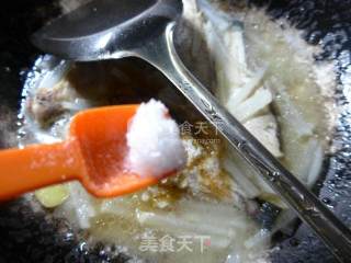 Roasted Rubber Fish with Radish recipe