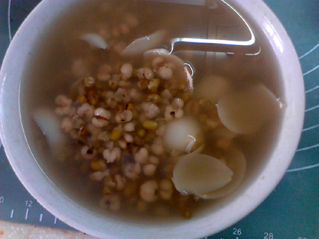 Mung Bean Barley Soup with Lily recipe