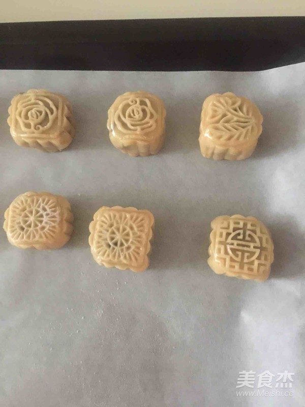 Cantonese-style Moon Cakes recipe