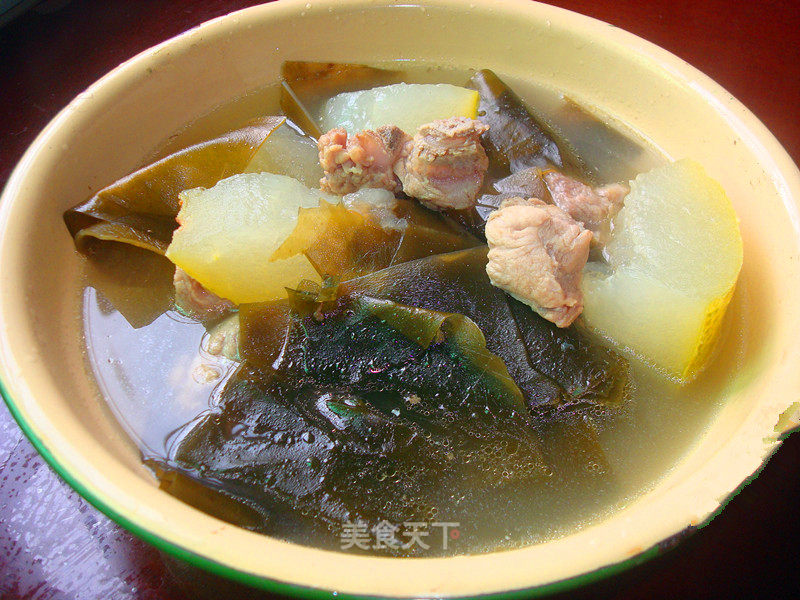 Zucchini Kelp and Spare Ribs Soup recipe