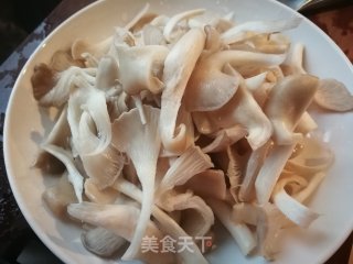 Stir-fried Chicken with Mushroom recipe