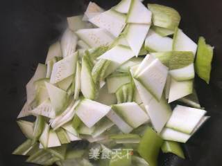 Stir-fried Zucchini with Hot Peppers recipe