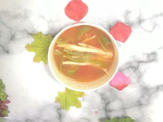Loofah and Matsutake Mushroom Soup recipe