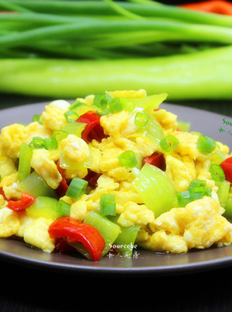 Scrambled Eggs with Colored Peppers recipe