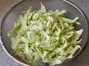 Stir-fried Vermicelli with Sauerkraut (sour and Fresh Neutral) recipe