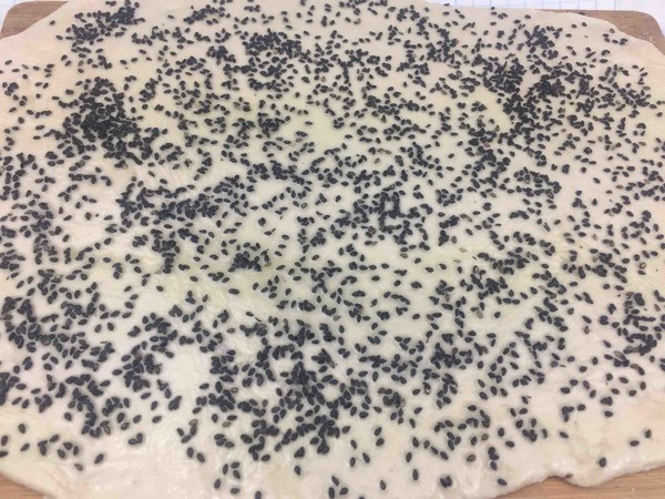 Wheat Flour Black Sesame Flower Roll recipe