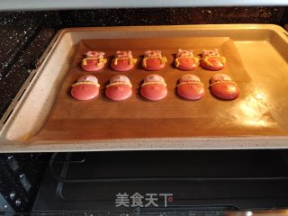 Piggy Lucky Bag Macaron recipe