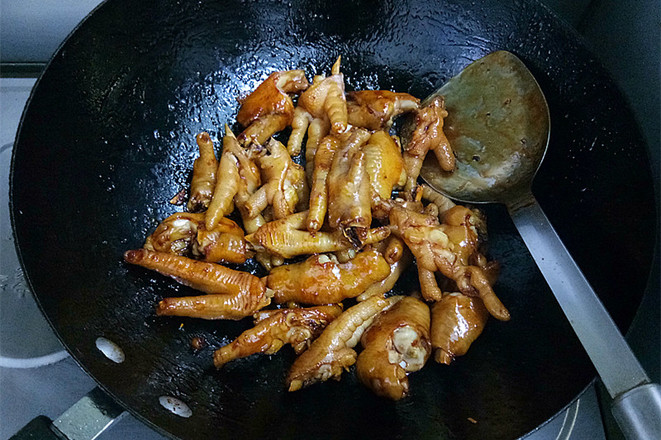 Braised Chicken Feet with Quail Eggs recipe