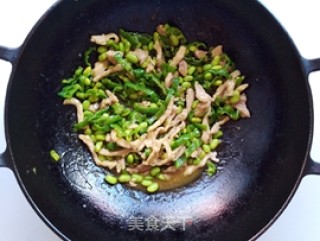 Stir-fried Shredded Pork with Edamame and Green Pepper recipe