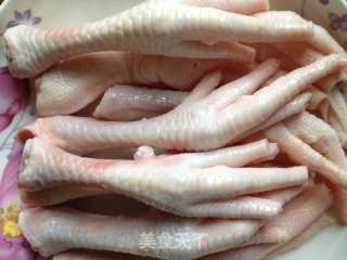 Sauce-flavored Chicken Feet recipe