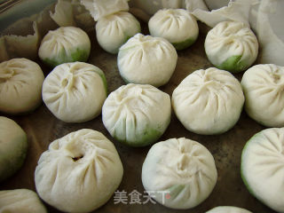 Home-cooked Staple Food-steamed Buns with Cabbage and Mushroom Sauce recipe