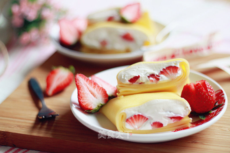 [strawberry Pancake] A Small Dessert without The Oven recipe