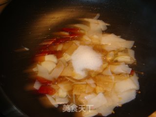 Fried Stone Snails with Perilla Sour Bamboo Shoots recipe