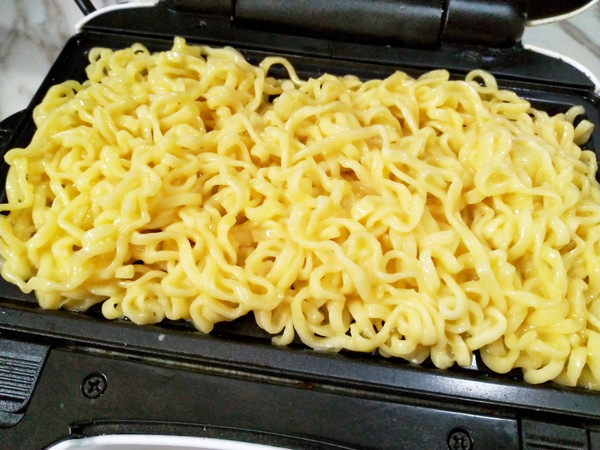 Instant Noodles Cheese Cake#中卓炸酱面# recipe