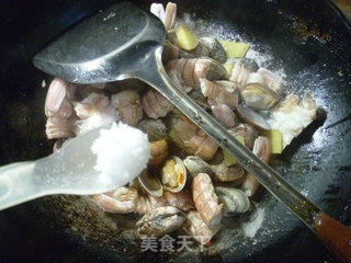 Fried Mantis Shrimp with Clams recipe