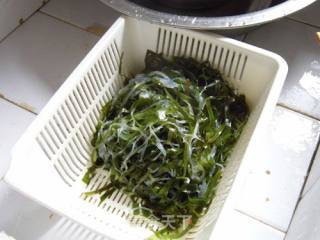 Onion Marinated with Kelp Shreds recipe