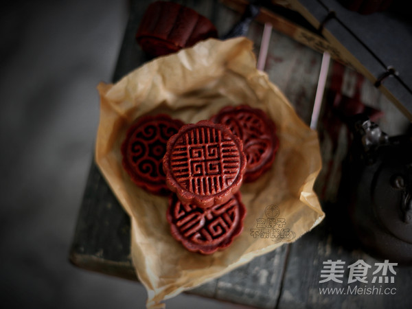 Dark Beauty Chocolate Mooncakes recipe