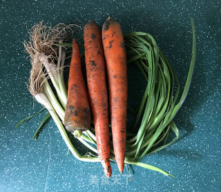 Stir-fried Carrots with Green Garlic recipe