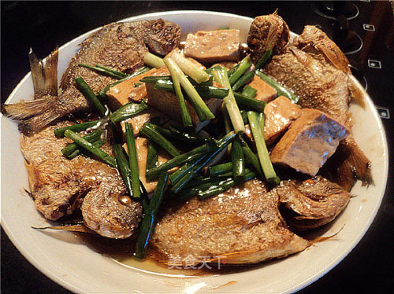 Fried Small Fish and Old Tofu recipe