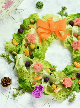 Christmas Wreath Salad recipe