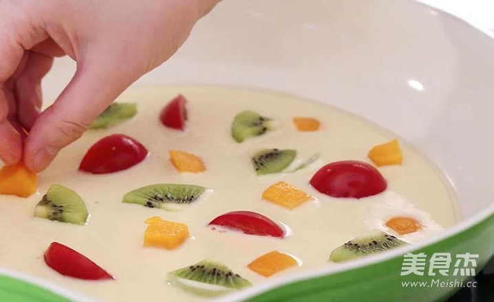 Fruit Creamy Pizza recipe