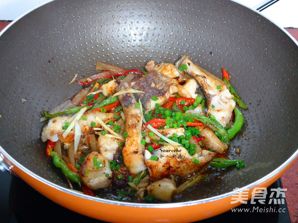 Fried Fish with Sour Bamboo Shoots recipe