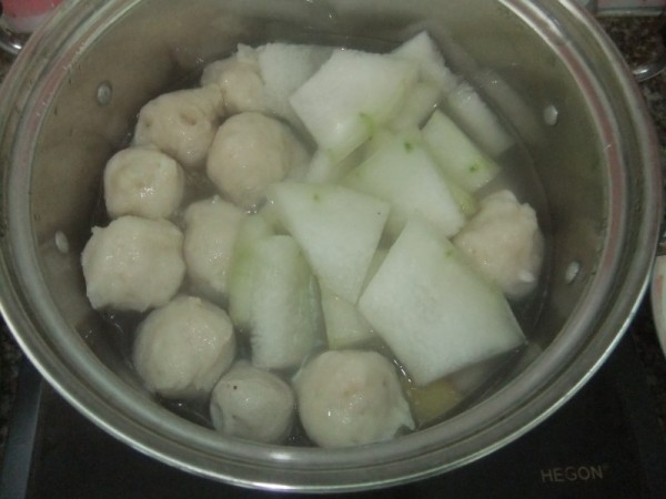 Cuttlefish Ball and Winter Melon Soup recipe