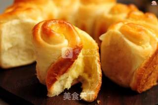 Coconut Garland Bread recipe