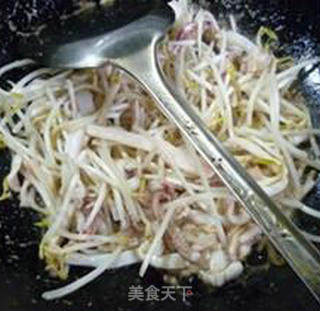 Fried Squid with Leek and Green Bean Sprouts recipe
