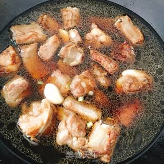 Stir-fried Pork Ribs with Cowpeas recipe
