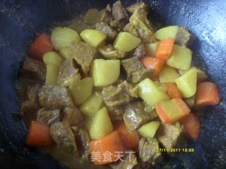 Curry Beef with Carrots and Potatoes recipe