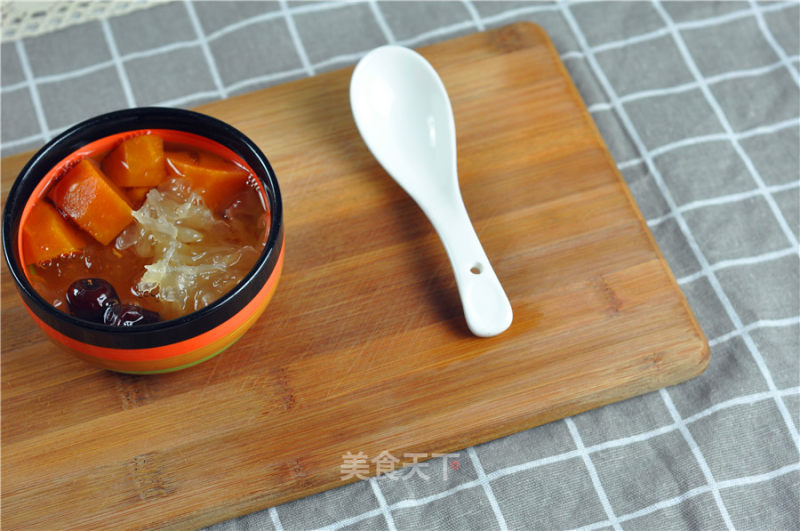 This Bowl of Soup Goes Well with The Weekend: Papaya, White Fungus and Peach Gum Syrup recipe