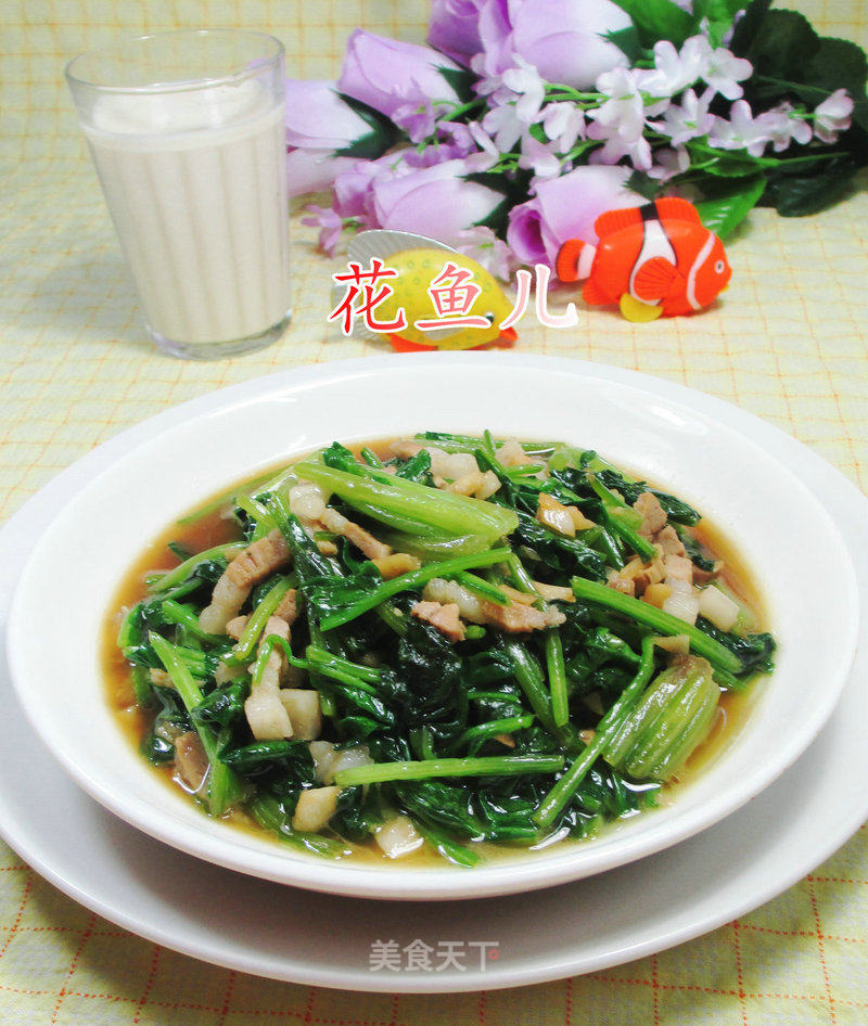 Stir-fried Spinach with Garlic Pork recipe