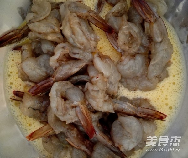 Black Pepper Beauty Shrimp Tails Being Coaxed recipe