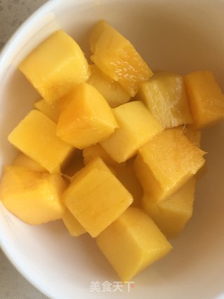 Three-step Heat Relief Food-mango Yogurt Ice Cubes recipe