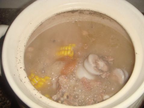 Peanut Eyebrow Bean Bone Soup recipe