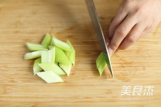 Stir-fried Pork with Celery recipe