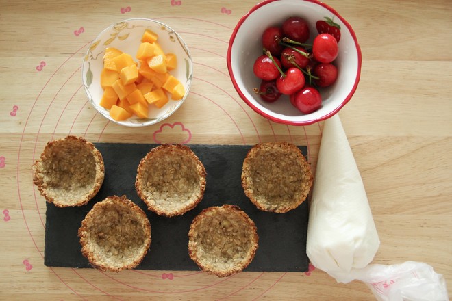 Oatmeal Fruit Yogurt Cup recipe