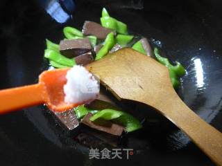 Stir-fried Goose Blood with Hot Pepper recipe