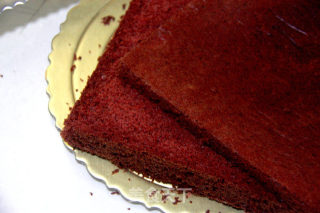 Red Pomegranate Cheese Velvet Cake recipe