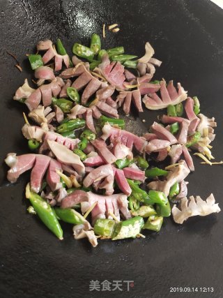 Stir-fried Duck Gizzards with Hot Pepper recipe