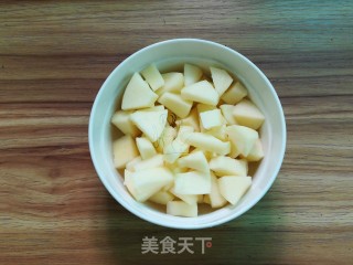 Apple Yam and White Fungus Soup recipe