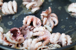 Japanese Style Octopus Seaweed Noodle recipe