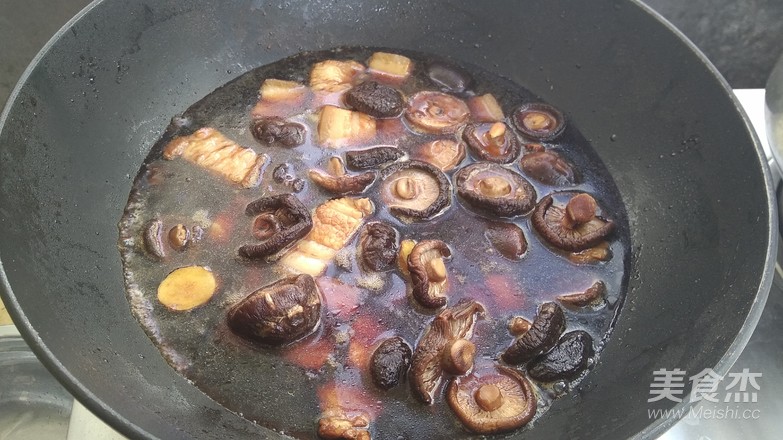 Braised Pork with Mushrooms recipe