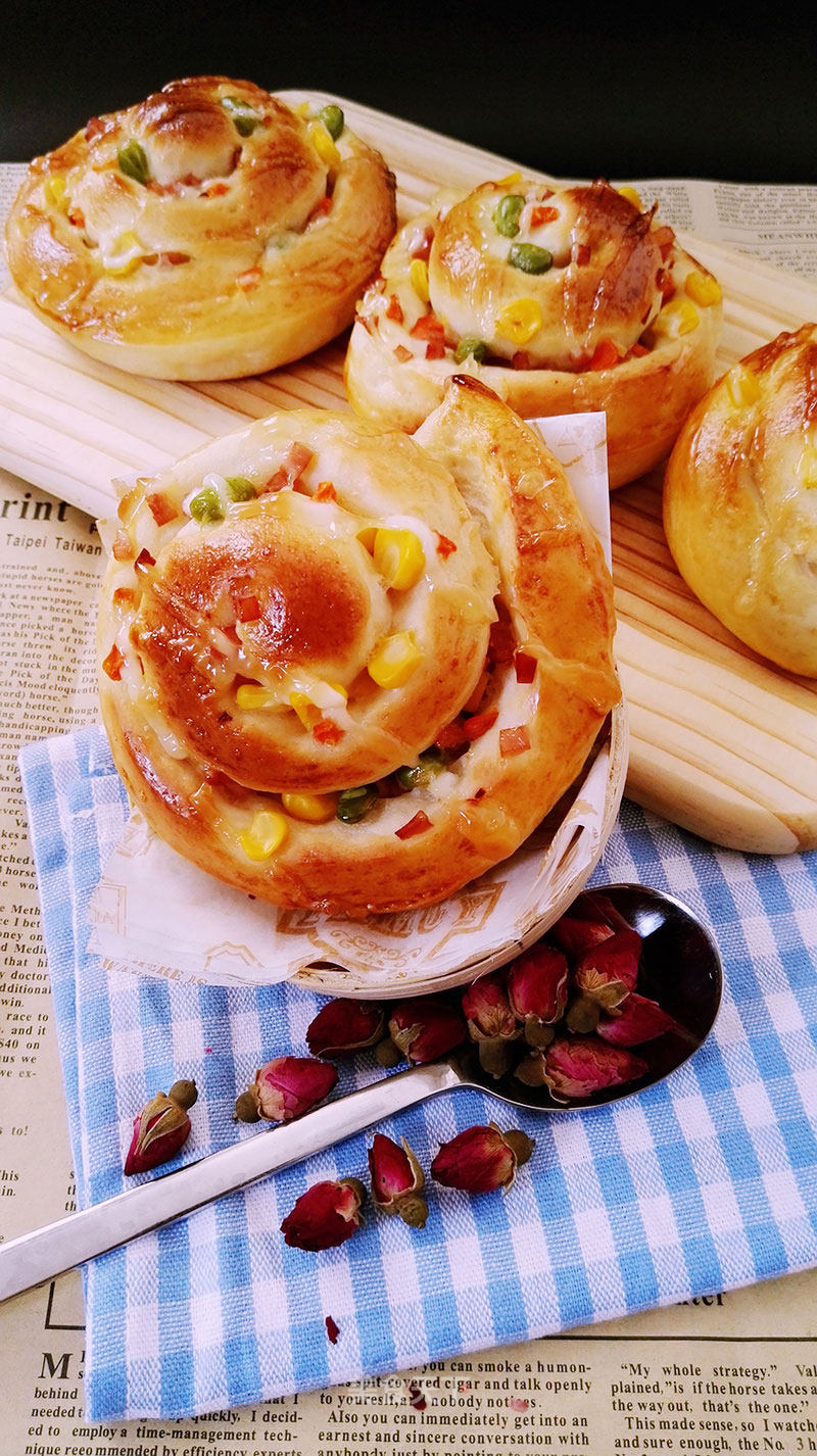 Ham and Vegetable Bread-winners of Lezhong Colorful Summer Baking Competition recipe