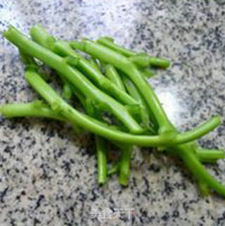 Scrambled Eggs with Fungus and Vegetable Stem recipe