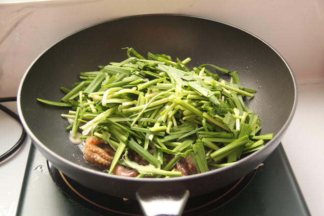 Stir-fried Chives with Small Octopus recipe