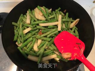 Steamed Noodles with Beef and Beans recipe