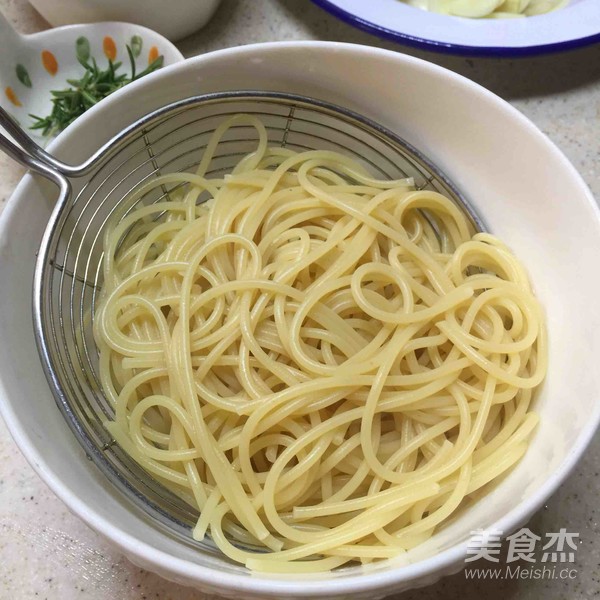 Spaghetti with Shrimp and Tomato recipe