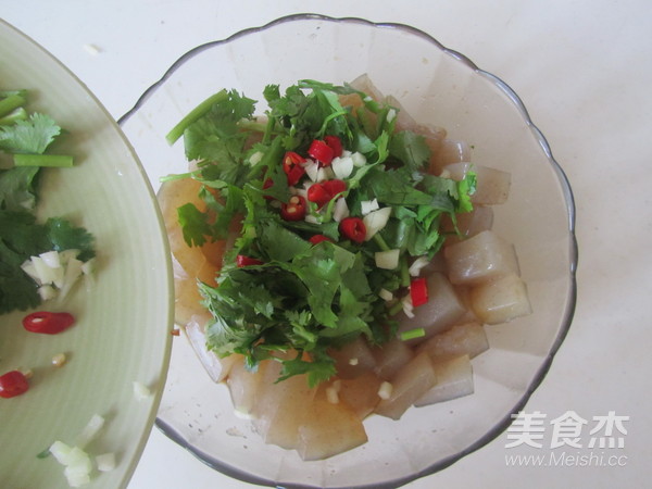 Coriander Mixed with Konjac recipe